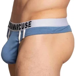 String Passant Bleu