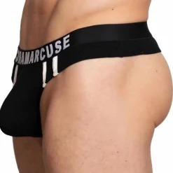String Passant Noir